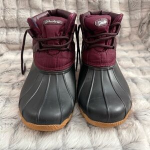 Skechers burgundy and gray duck boots women’s size 9